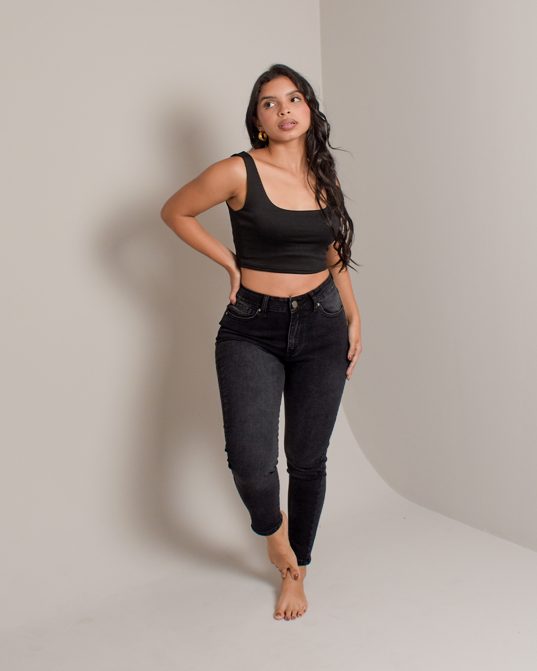 Jean Skinny Tiro Alto Stretch Negro Clásico -INN1442