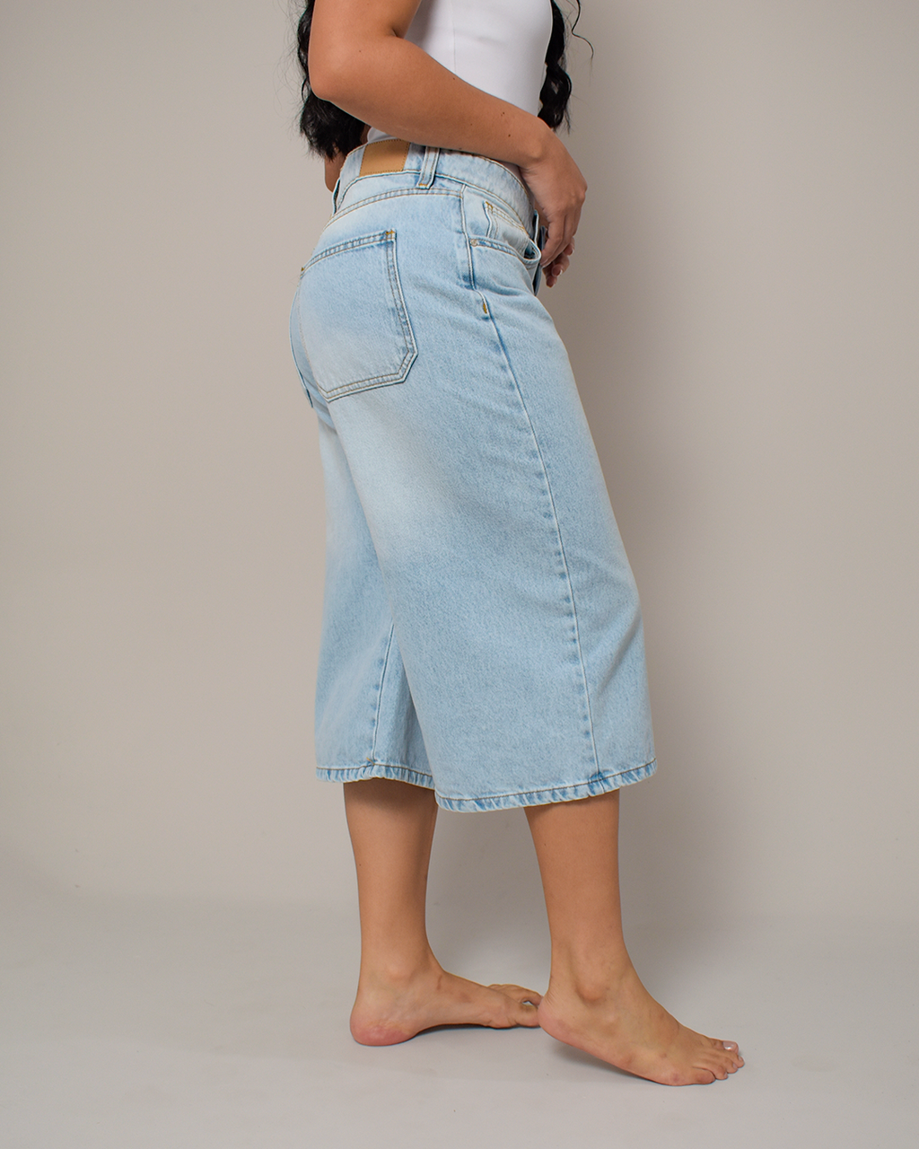 Bermuda Larga Rígida Azul Claro Tiro Alto -INN5568