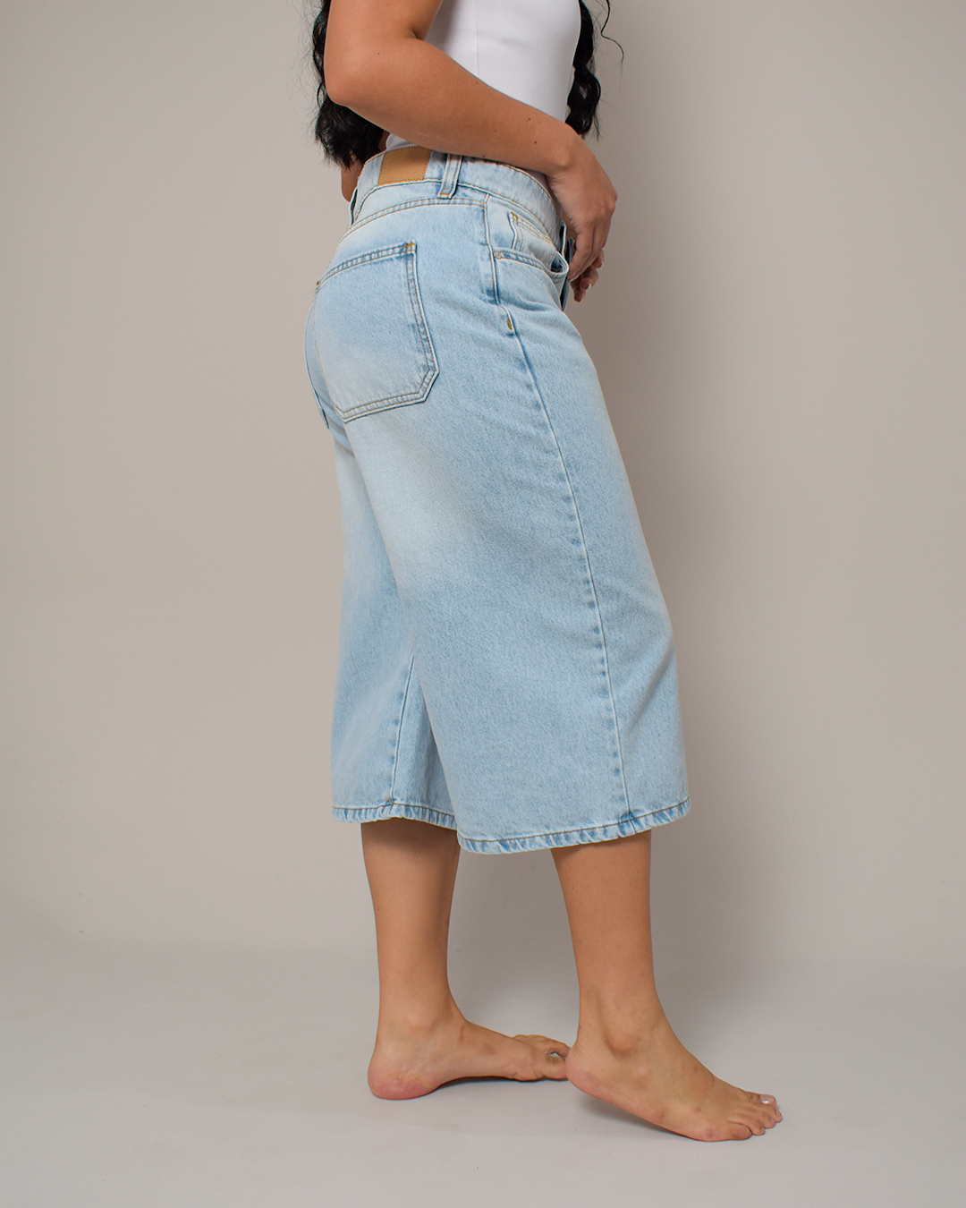 Bermuda Larga Rígida Azul Claro Tiro Alto -INN5568