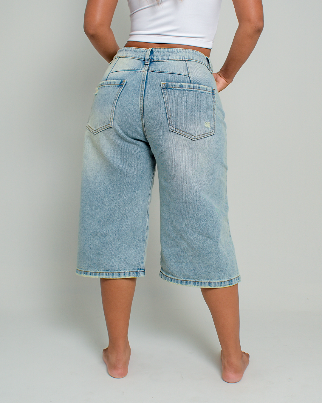 Bermuda Rígida Azul Claro Rotos -INN5676