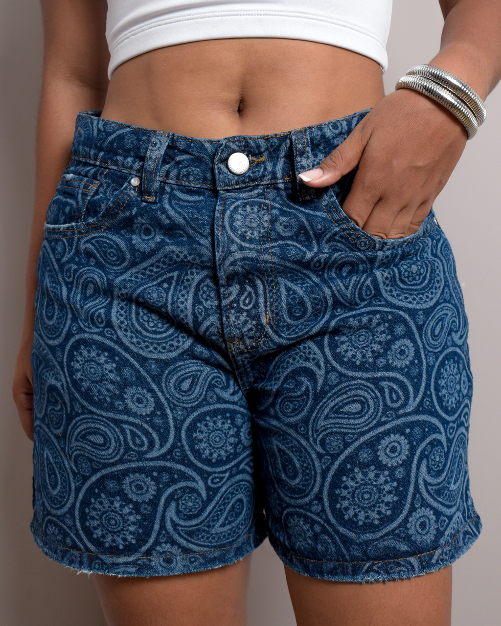 Short Rígido Azul Oscuro Estampado Paisley -INN5682