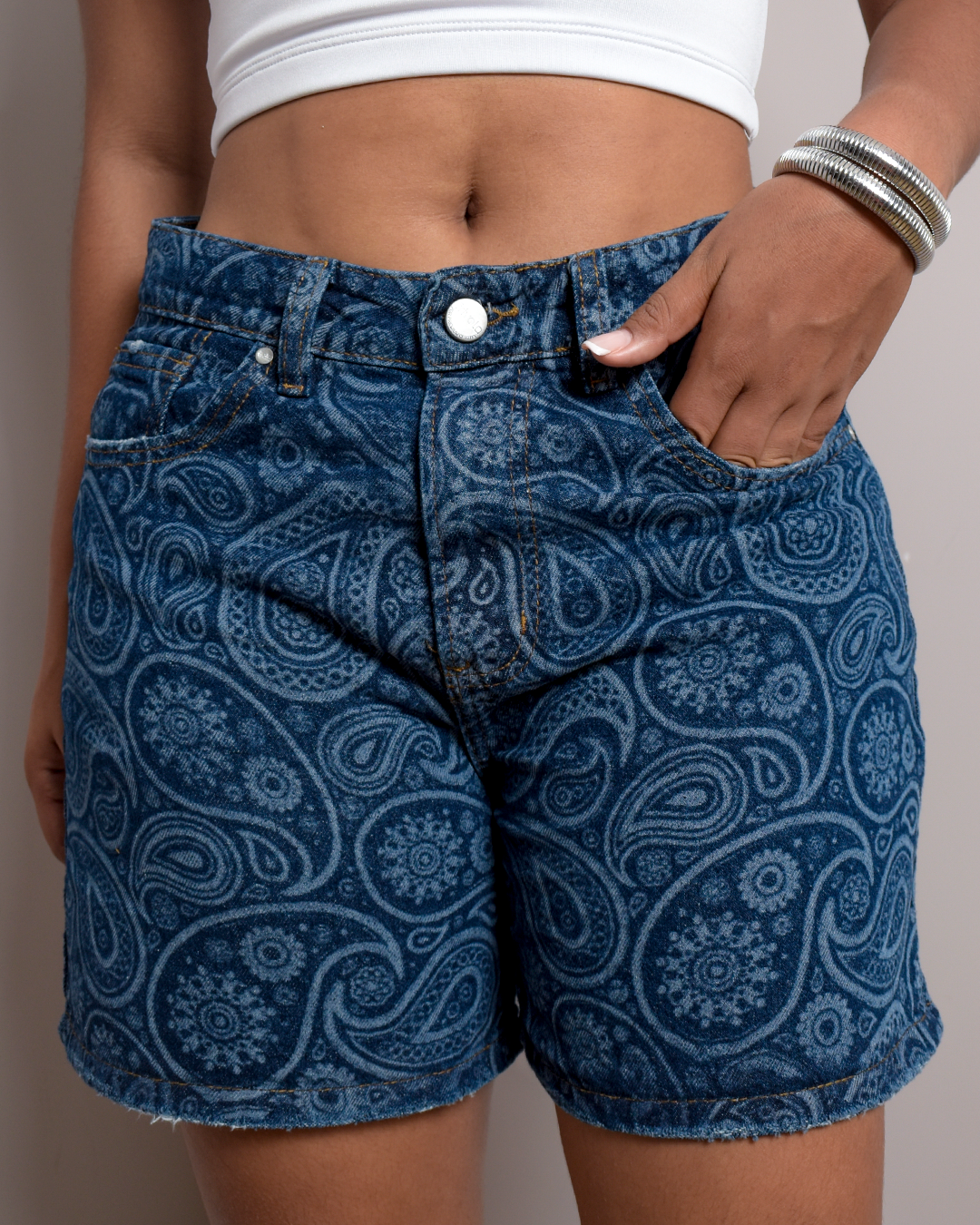 Short Rígido Azul Oscuro Estampado Paisley -INN5682