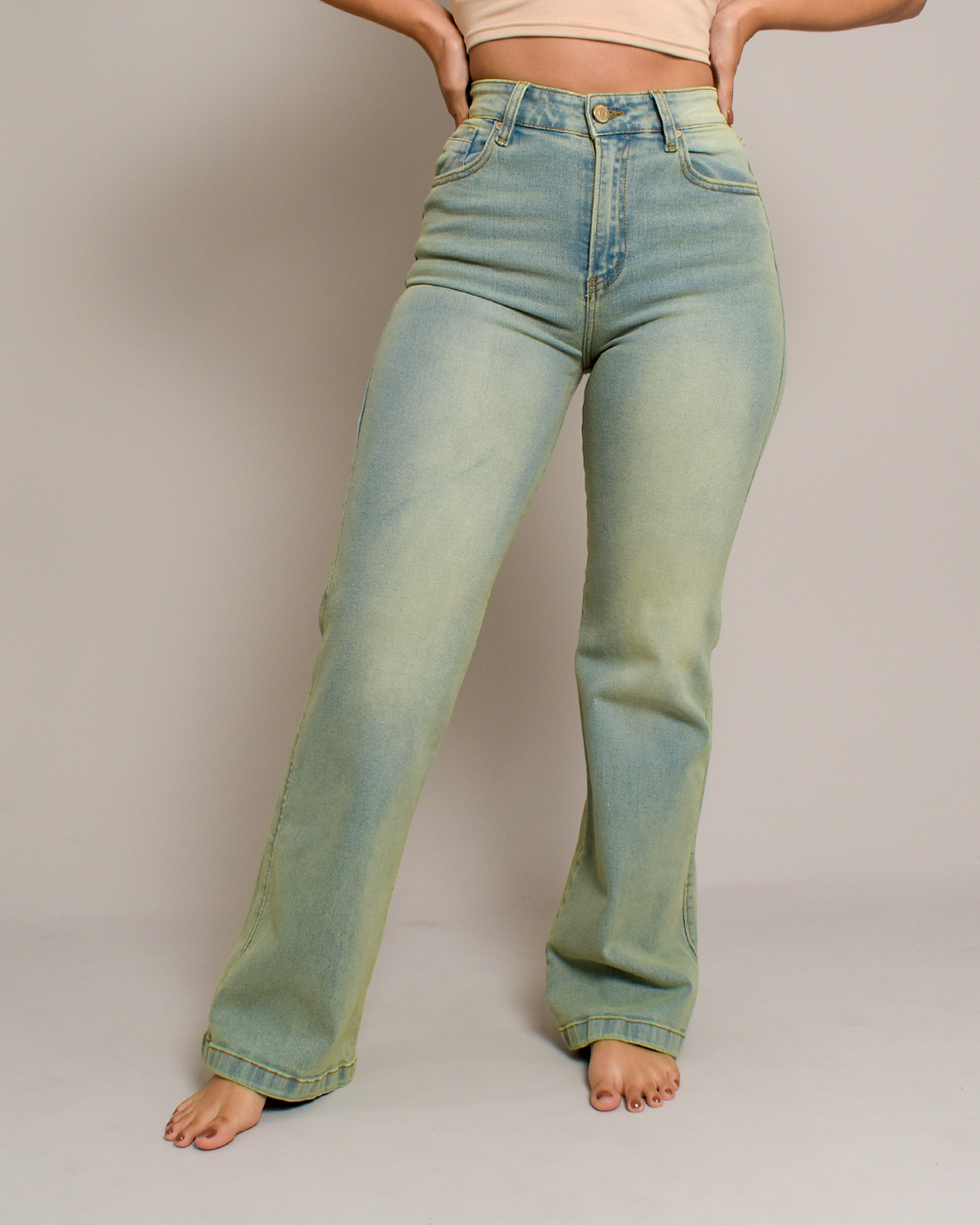 Jean Bota Recta Strech Azul Claro Con Pre-Lavado Amarillo Tiro Alto -INN8520
