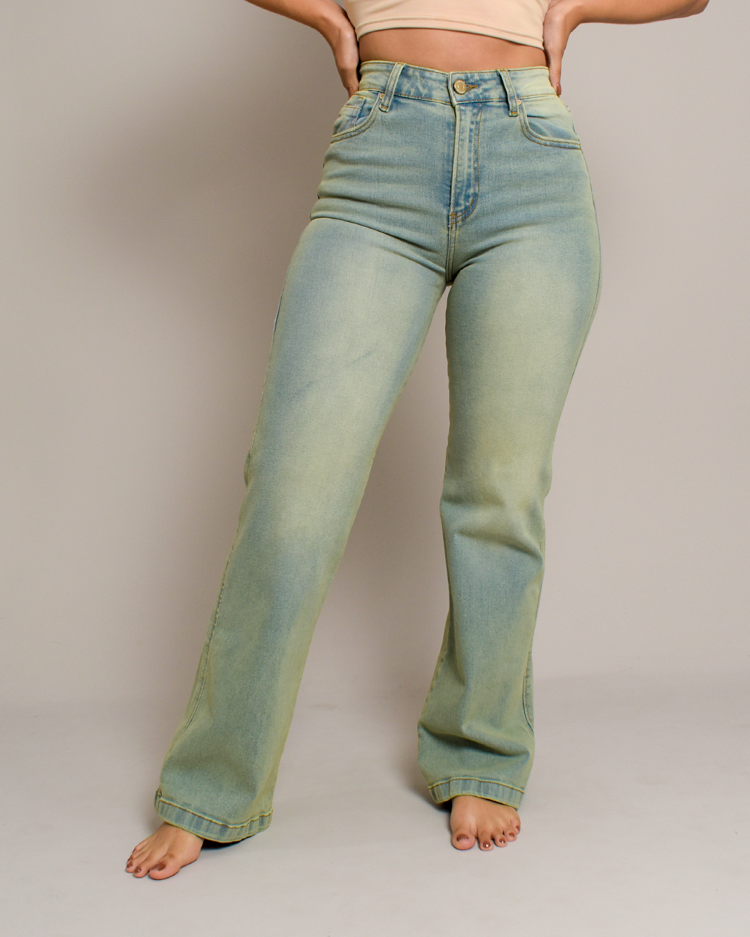 Jean Bota Recta Strech Azul Claro Con Pre-Lavado Amarillo Tiro Alto -INN8520