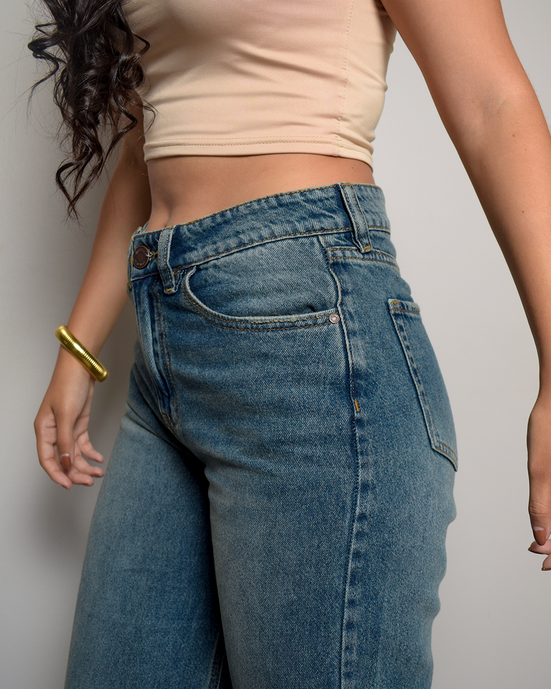 Jean Straight Rígido Azul Medio Clásico -INN8550