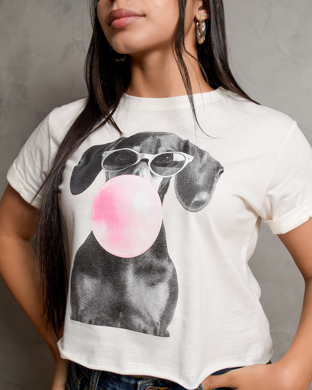 Camiseta Crop Blanca Estampado Perro Globo Rosado -TUENTI-02