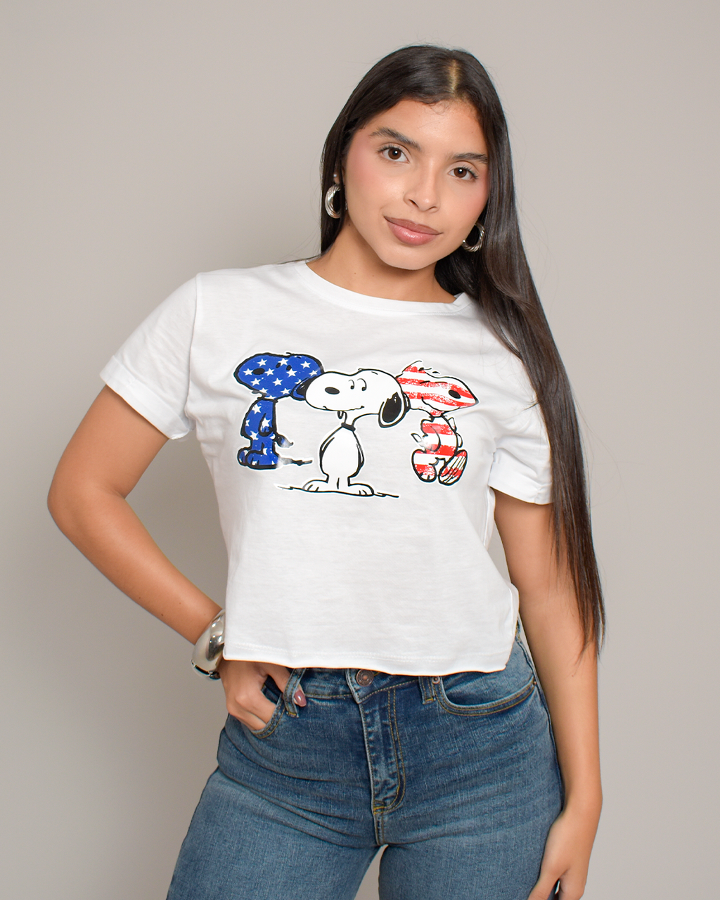 Camiseta Crop Blanca Estampado Snoopy Bandera -TUENTI-02