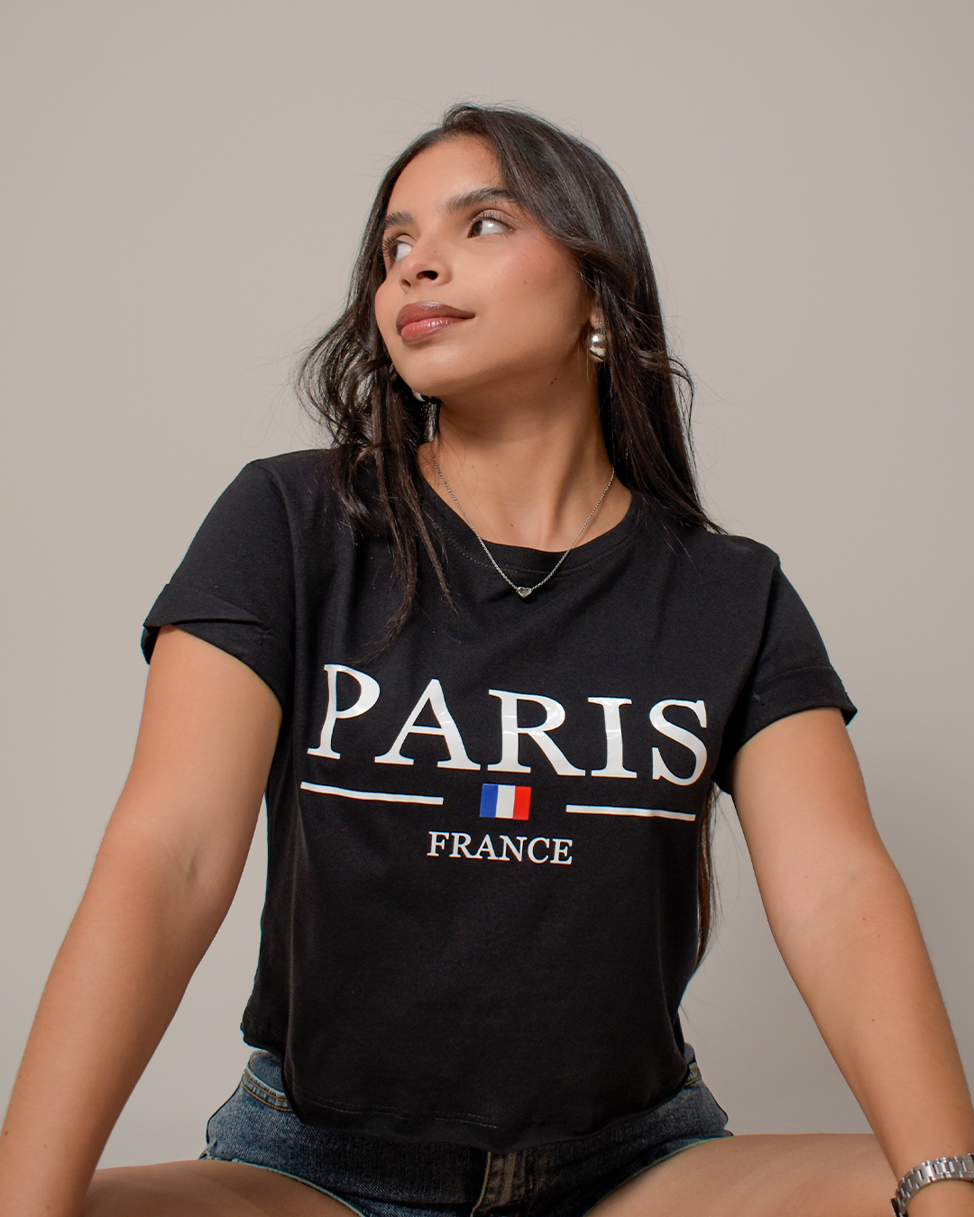 Camiseta Crop Negra Estampado Paris Francia -TUENTI-02